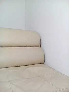 Snapshot of TinnaPeyton chatting on March 2, 2026, 7:43 pm TinnaPeyton online show from March 2, 2026, 7:43 pm