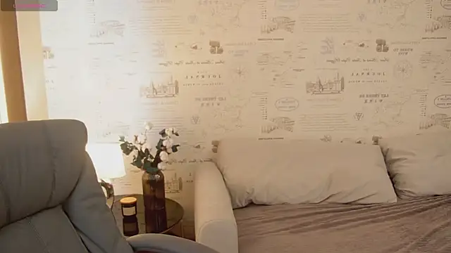 Snapshot of Glow_Margo chatting on May 28, 2026, 1:03 am Glow Margo online show from May 28, 2026, 1:03 am