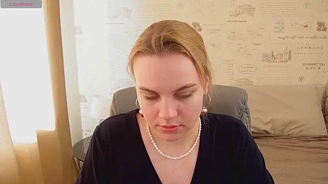Snapshot of Glow_Margo chatting on June 8, 2026, 1:20 am Glow Margo online show from June 8, 2026, 1:20 am