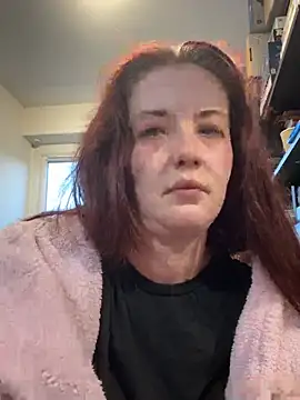 xoxchaarrxox online show from February 28, 2026, 5:25 pm