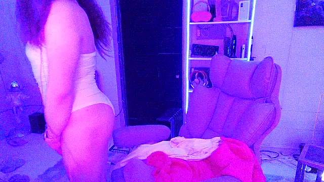 Moongirl117 online show from March 4, 2026, 2:12 pm