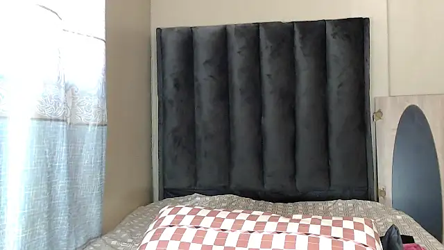 LexyDiana online show from April 29, 2026, 6:06 am