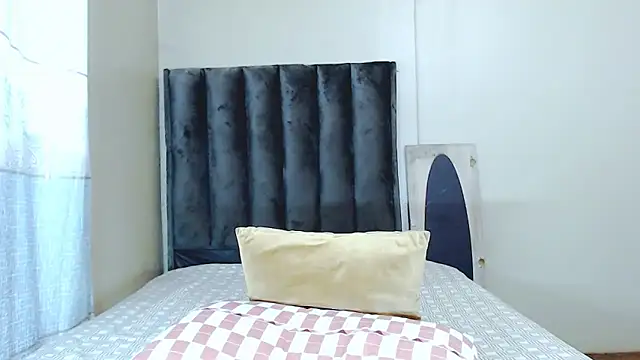 LexyDiana online show from June 14, 2026, 6:04 am