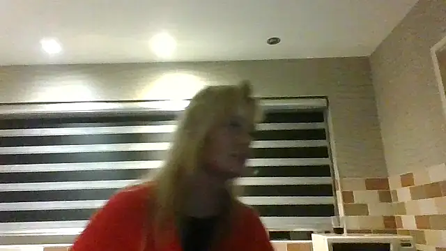 Lisanne30 online show from February 28, 2026, 11:06 pm