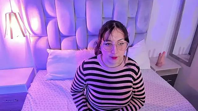 Snapshot of Maddie-LesYoux chatting on March 31, 2026, 12:05 pm Maddie-LesYoux online show from March 31, 2026, 12:05 pm