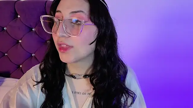 Snapshot of Maddie-LesYoux chatting on May 29, 2026, 1:09 pm Maddie-LesYoux online show from May 29, 2026, 1:09 pm