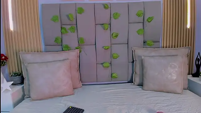 ValeriaRose  online show from March 13, 2026, 11:50 am