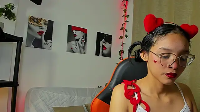 Snapshot of Rebeca_Marchetti chatting on March 13, 2026, 8:37 pm Rebeca Marchetti online show from March 13, 2026, 8:37 pm