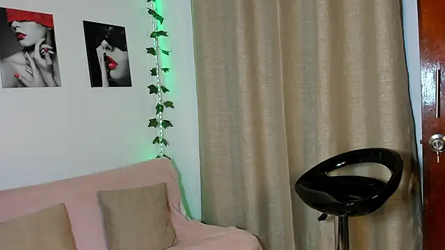 Snapshot of Rebeca_Marchetti chatting on July 20, 2026, 8:44 pm Rebeca Marchetti online show from July 20, 2026, 8:44 pm