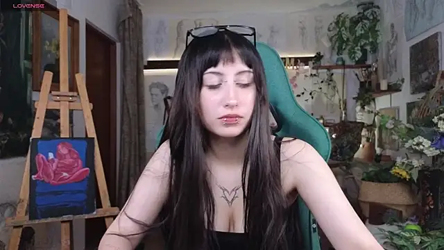 EffieMeowley online show from June 7, 2026, 1:15 pm