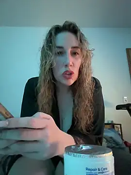 JuliaPrivat online show from March 3, 2026, 9:31 pm