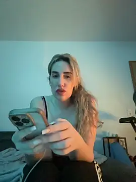 JuliaPrivat online show from March 4, 2026, 9:10 pm