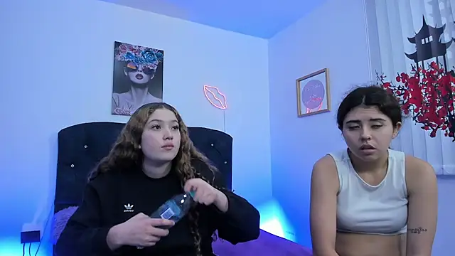 valeria and zoe online show from March 19, 2026, 4:00 pm