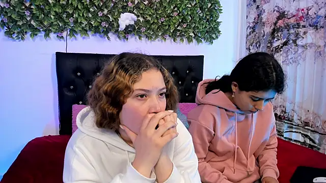 valeria and zoe online show from May 4, 2026, 3:08 pm