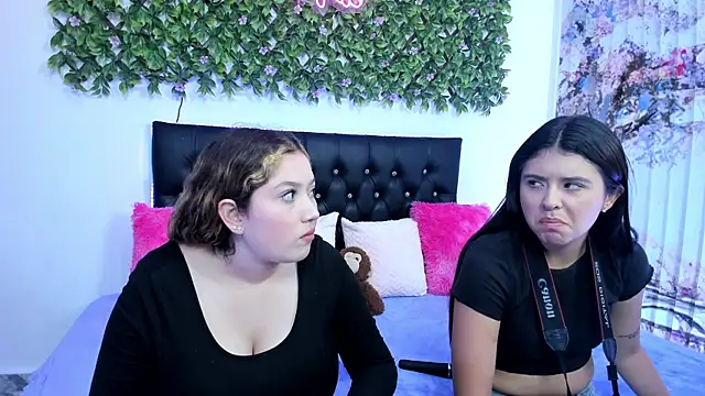 Snapshot of valeria_and_zoe chatting on June 22, 2026, 6:49 pm valeria and zoe online show from June 22, 2026, 6:49 pm
