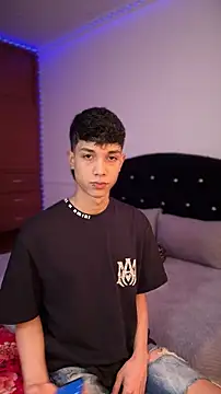 DiamondEssence online show from March 5, 2026, 9:22 pm