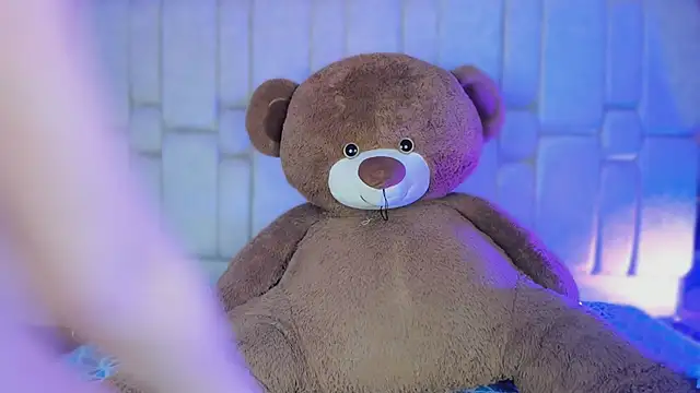 AgathaUwuDoll online show from April 25, 2026, 8:28 pm