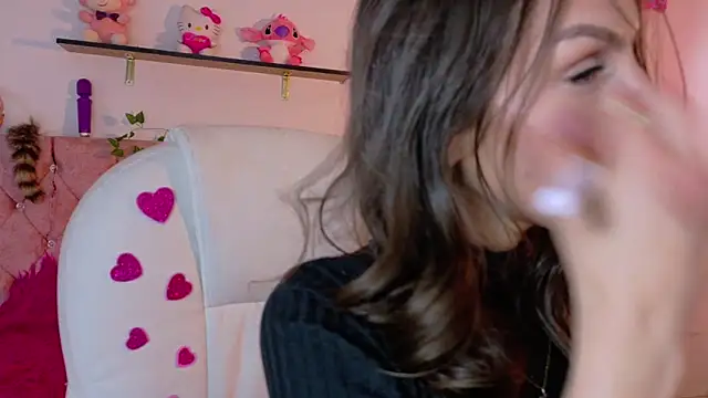 Miis Beella online show from March 17, 2026, 8:34 pm