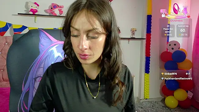 Miis Beella online show from June 19, 2026, 7:50 pm