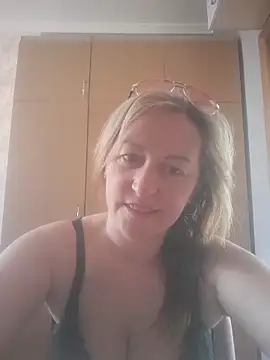 Snapshot of ChristinaYork chatting on May 6, 2026, 8:08 am ChristinaYork online show from May 6, 2026, 8:08 am