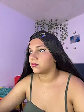 Snapshot of aurora_bela chatting on August 4, 2026, 6:32 pm aurora bela online show from August 4, 2026, 6:32 pm