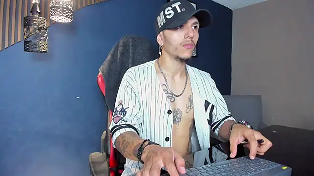 DanteLuxx online show from March 10, 2026, 3:00 am