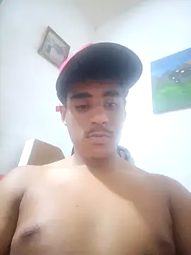 luis230436 online show from March 25, 2026, 3:23 am