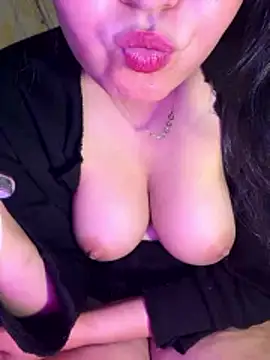 Sexy Lolii online show from May 2, 2026, 6:35 pm