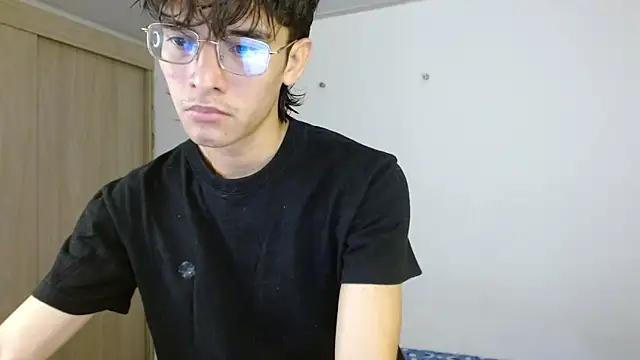 Snapshot of noah_millerx chatting on June 19, 2026, 8:01 pm noah millerx online show from June 19, 2026, 8:01 pm