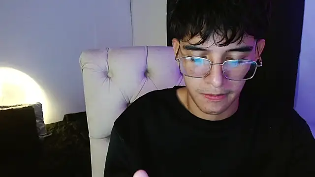 Snapshot of noah_millerx chatting on July 5, 2026, 4:19 am noah millerx online show from July 5, 2026, 4:19 am