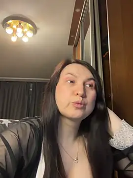 EvaBeautyXx online show from April 28, 2026, 2:27 am