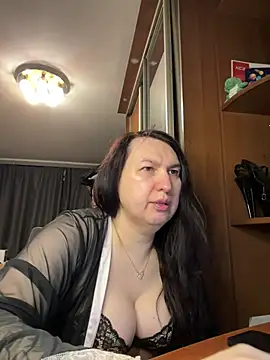 EvaBeautyXx online show from April 28, 2026, 10:04 pm