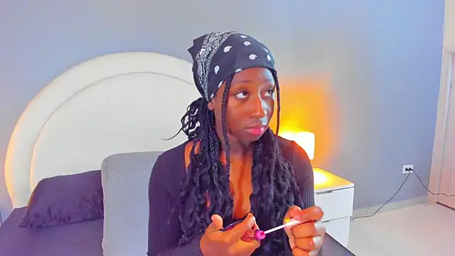 zoepinkett online show from February 28, 2026, 3:40 am