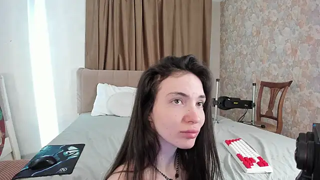 KaylaArt online show from May 3, 2026, 6:52 am