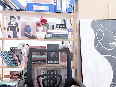 LeNaLyy online show from March 14, 2026, 5:24 am