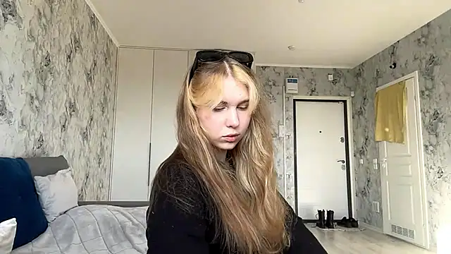 ShariLappas online show from March 12, 2026, 1:06 pm