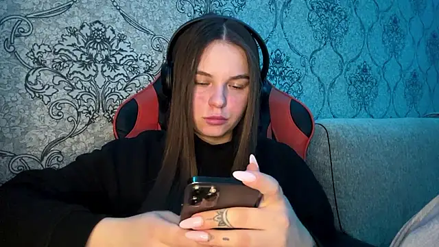 AkikoAnkrom online show from March 10, 2026, 8:47 pm