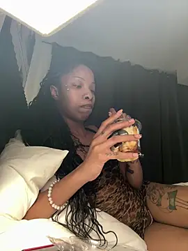 Snapshot of tinkyybae chatting on March 4, 2026, 7:58 am tinkyybae online show from March 4, 2026, 7:58 am