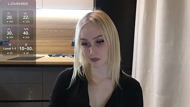 Snapshot of Bella_Villen chatting on May 30, 2026, 4:37 pm Bella Villen online show from May 30, 2026, 4:37 pm