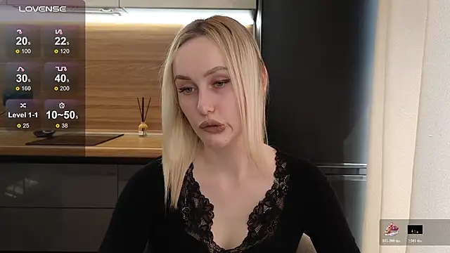 Snapshot of Bella_Villen chatting on July 1, 2026, 8:38 am Bella Villen online show from July 1, 2026, 8:38 am