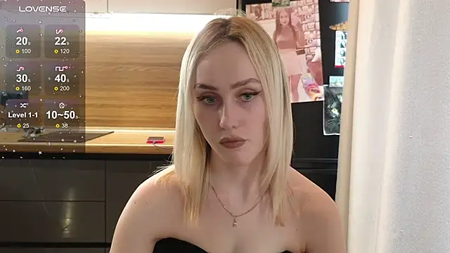 Snapshot of Bella_Villen chatting on July 9, 2026, 12:09 pm Bella Villen online show from July 9, 2026, 12:09 pm