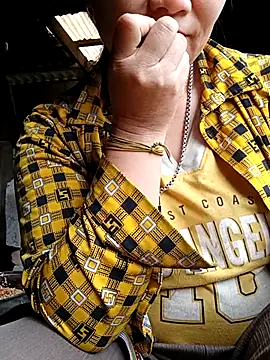 Lindxx-hot online show from April 24, 2026, 12:35 am