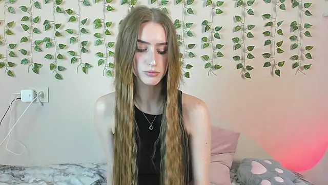 EllieRough online show from June 15, 2026, 3:31 am
