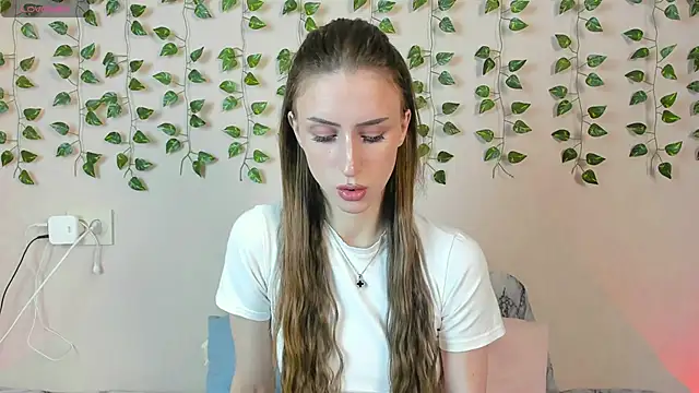 EllieRough online show from June 18, 2026, 4:24 am