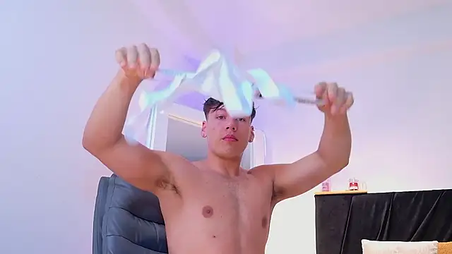 NIKLAS BRAUNN01 online show from March 10, 2026, 11:37 am