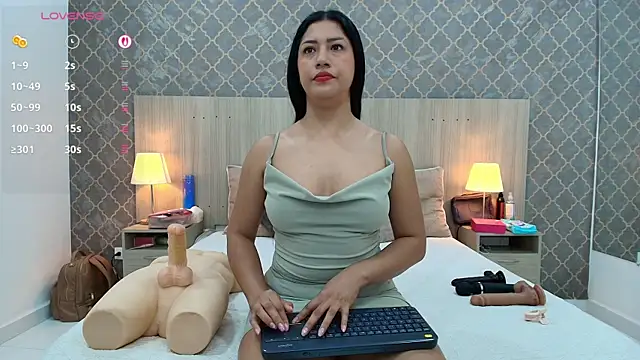Snapshot of martina_ayala chatting on July 31, 2026, 11:20 am martina ayala online show from July 31, 2026, 11:20 am