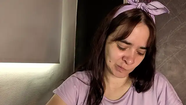 Snapshot of _VALERIAGOMEZ chatting on June 17, 2026, 3:57 pm VALERIAGOMEZ online show from June 17, 2026, 3:57 pm