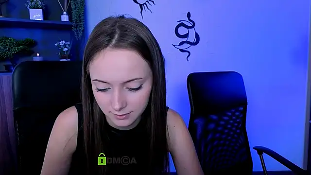 Snapshot of chloe_ley chatting on July 8, 2026, 9:03 am chloe ley online show from July 8, 2026, 9:03 am