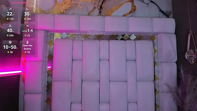 saray white  online show from March 14, 2026, 1:27 pm