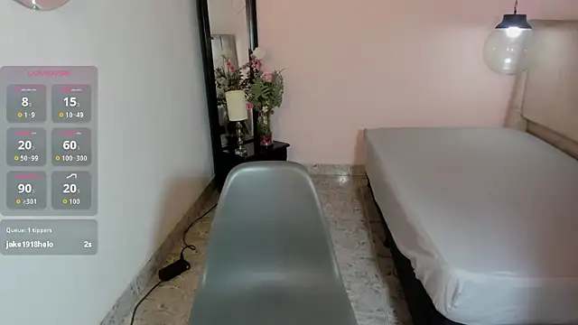 CharlotteKing8 online show from March 5, 2026, 12:01 pm